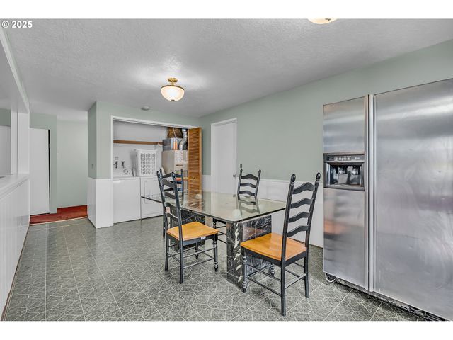 6500 Se MADRONA Dr, Milwaukie, OR 97222