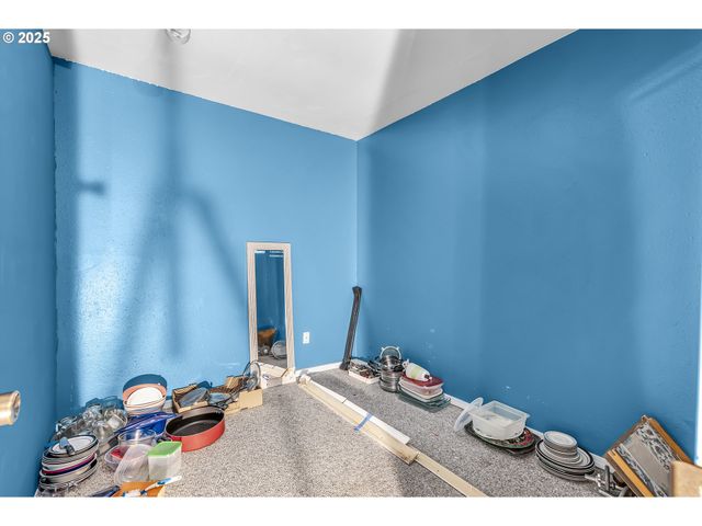 6500 Se MADRONA Dr, Milwaukie, OR 97222