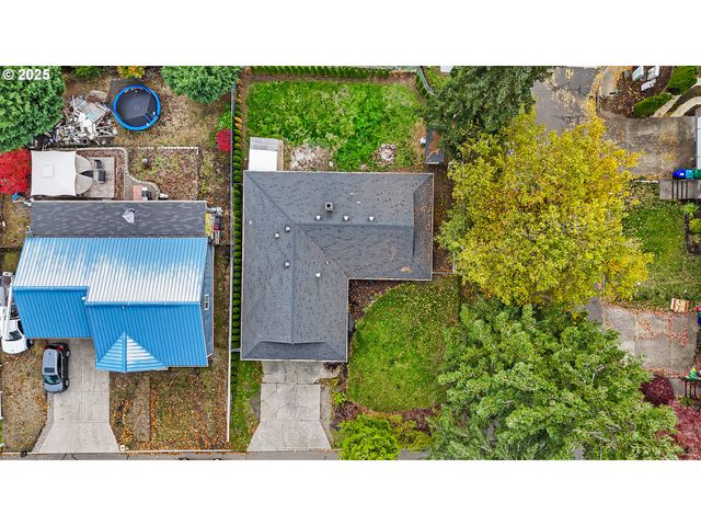 6500 Se MADRONA Dr, Milwaukie, OR 97222