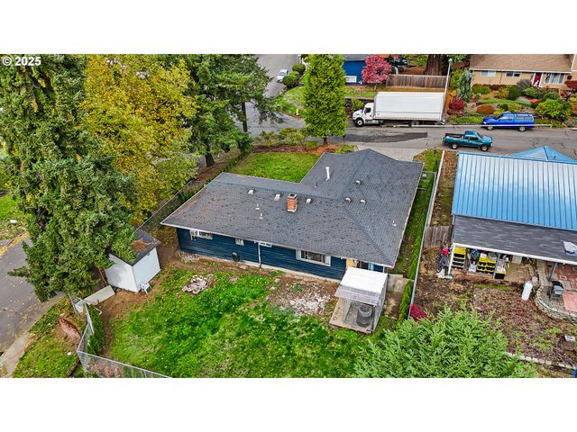 6500 Se MADRONA Dr, Milwaukie, OR 97222