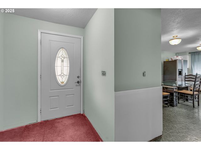 6500 Se MADRONA Dr, Milwaukie, OR 97222