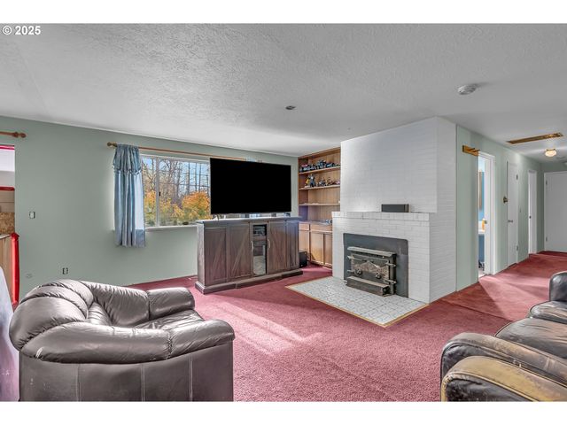 6500 Se MADRONA Dr, Milwaukie, OR 97222