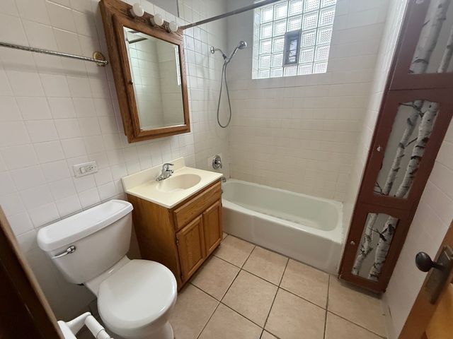 5219 W Cuyler Avenue 2W, Chicago, IL 60641