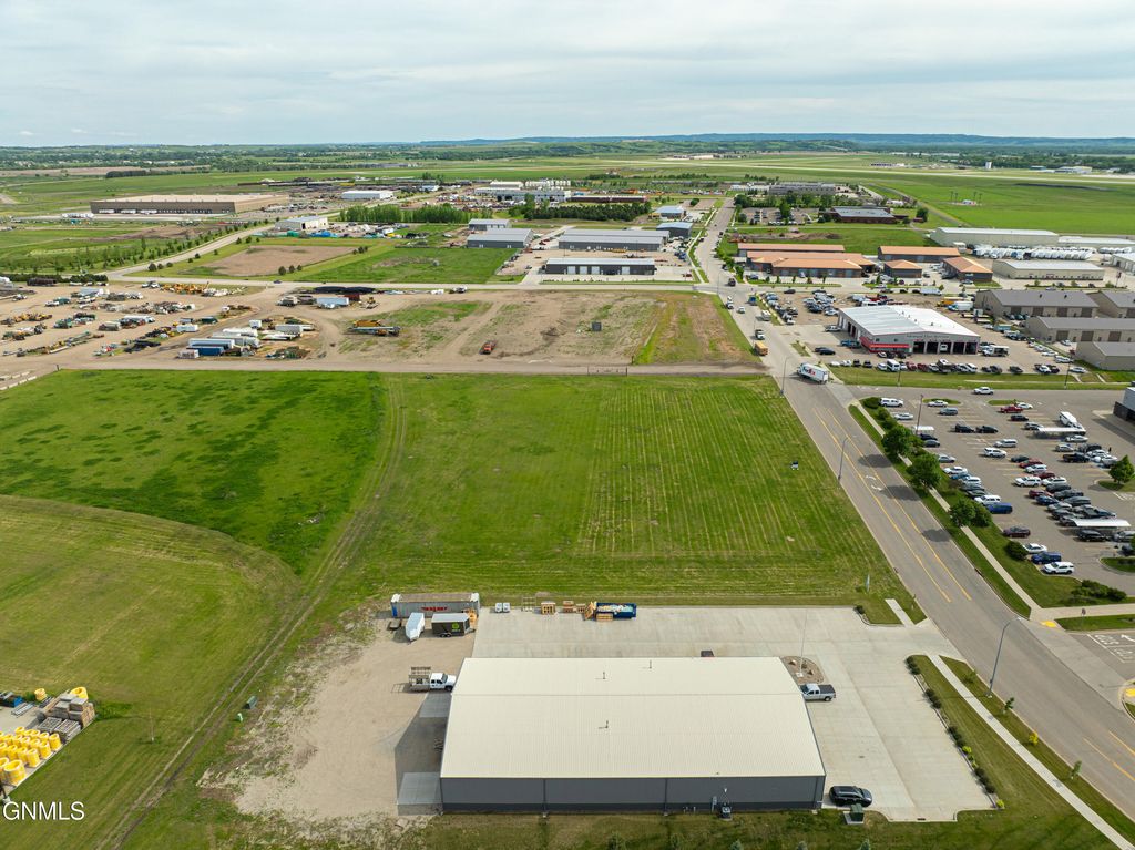 1201 Burlington Drive, Bismarck, ND 58504 photo 16