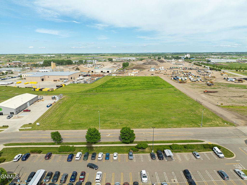 1201 Burlington Drive, Bismarck, ND 58504 photo 8