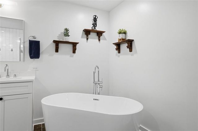 260 18th Street NW 10215, Atlanta, GA 30363