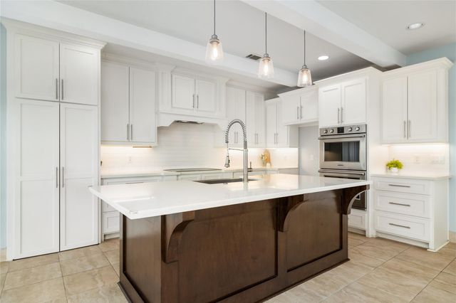 7707 Stratford Hall Drive, Rosharon, TX 77583