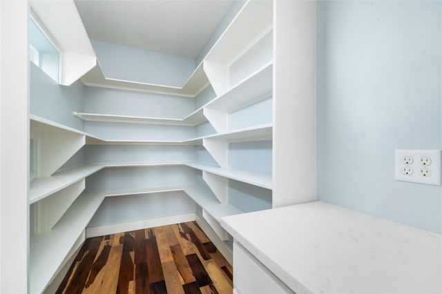 7707 Stratford Hall Drive, Rosharon, TX 77583