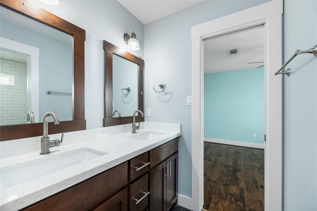 7707 Stratford Hall Drive, Rosharon, TX 77583