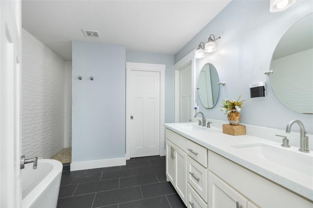 7707 Stratford Hall Drive, Rosharon, TX 77583