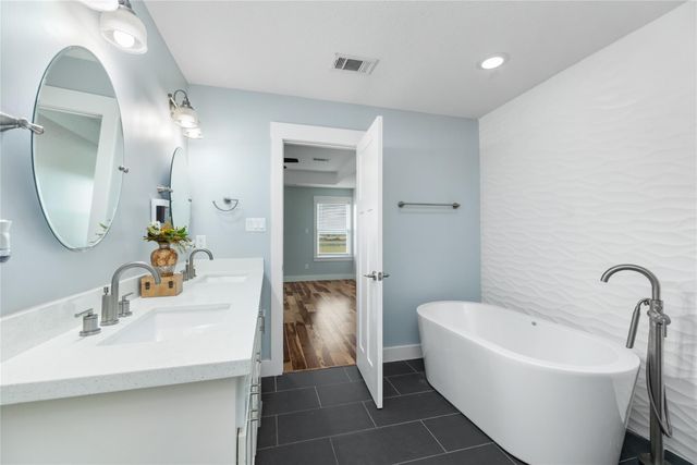 7707 Stratford Hall Drive, Rosharon, TX 77583