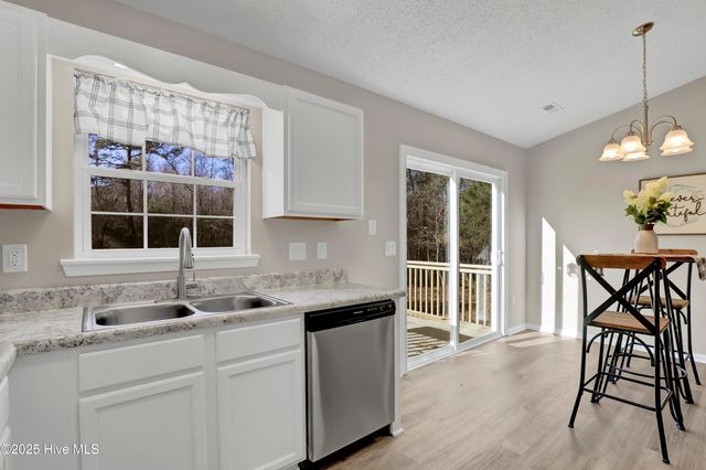 1049 Shirley Drive, Jacksonville, NC 28540