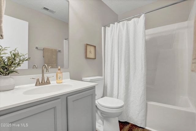 1049 Shirley Drive, Jacksonville, NC 28540