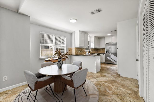 611 Baywood Street, Shoreacres, TX 77571