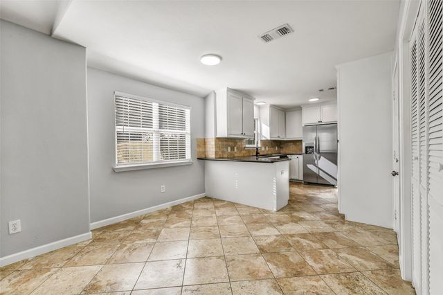 611 Baywood Street, Shoreacres, TX 77571