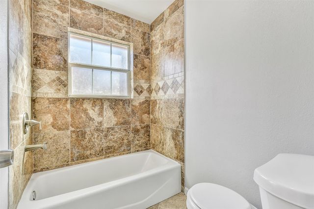 611 Baywood Street, Shoreacres, TX 77571