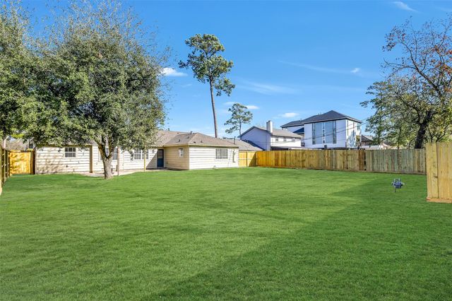 611 Baywood Street, Shoreacres, TX 77571