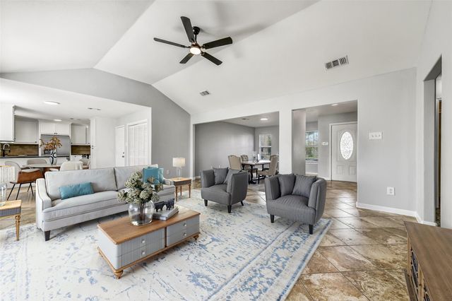 611 Baywood Street, Shoreacres, TX 77571