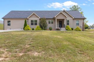 104 Laken Ln, Dickson, TN 37055