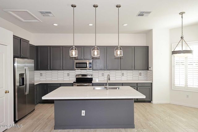 731 W MELODY Avenue, Gilbert, AZ 85233