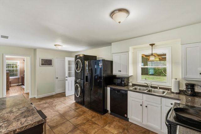 1181 S PERKINS RD, Memphis, TN 38117