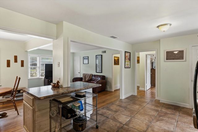 1181 S PERKINS RD, Memphis, TN 38117