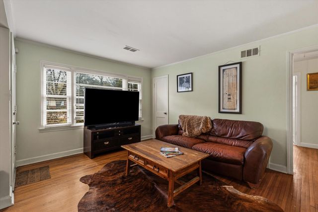 1181 S PERKINS RD, Memphis, TN 38117