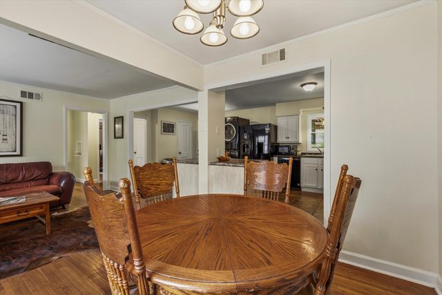 1181 S PERKINS RD, Memphis, TN 38117