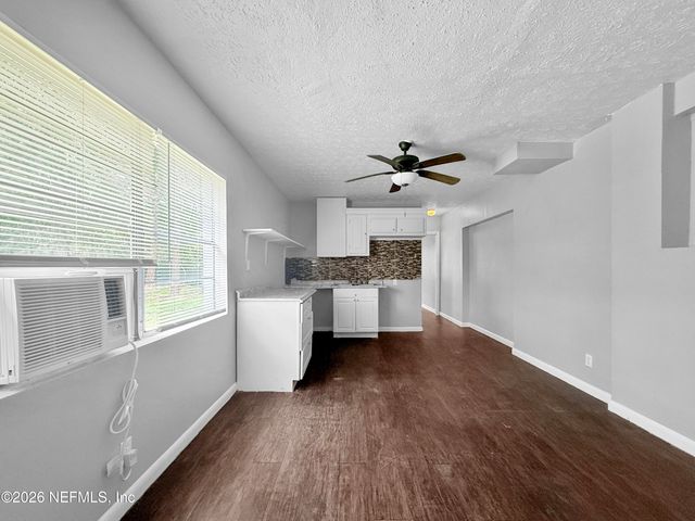 1645 W 17 Street, Jacksonville, FL 32209