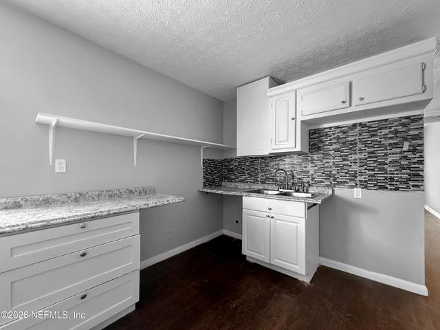 1645 W 17 Street, Jacksonville, FL 32209