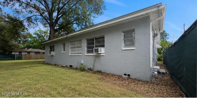 1645 W 17 Street, Jacksonville, FL 32209