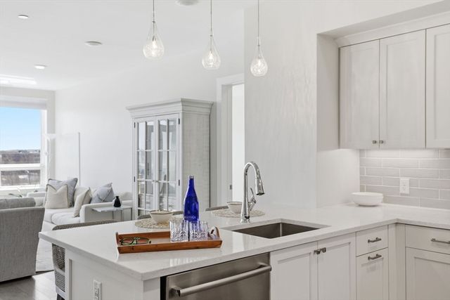 130 Broad Reach 406, Weymouth, MA 02091