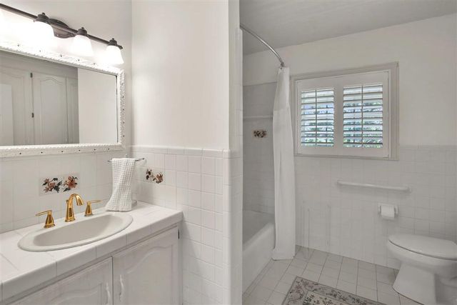 700 W LaGrange Street, Lake Charles, LA 70605