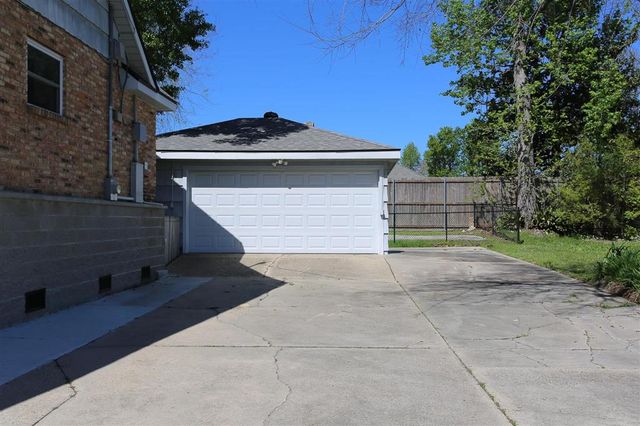 700 W LaGrange Street, Lake Charles, LA 70605