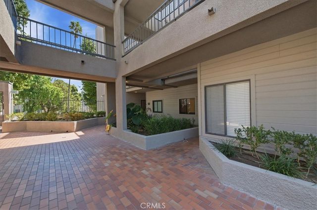 1310 E Orange Grove 102, Pasadena, CA 91104