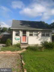 4962 ELM ST, Shady Side, MD 20764