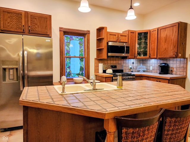 239 E 11th Street, Indianapolis, IN 46202