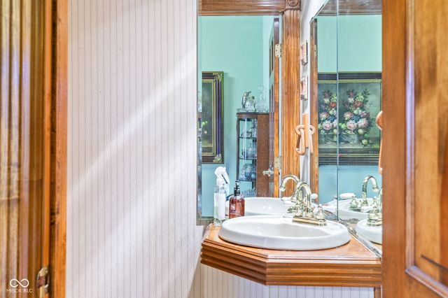 239 E 11th Street, Indianapolis, IN 46202