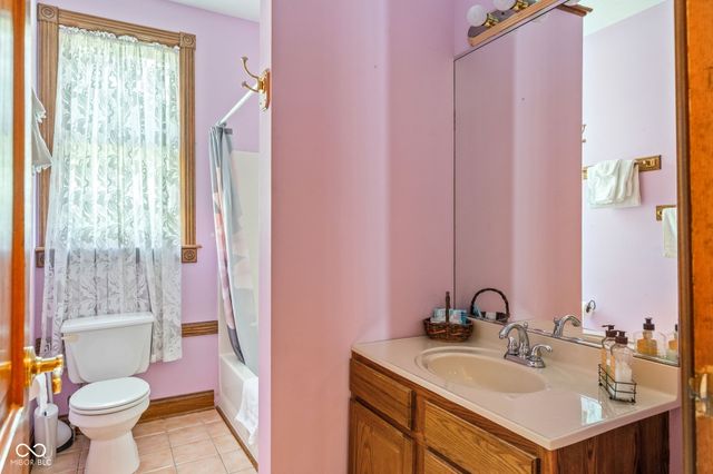 239 E 11th Street, Indianapolis, IN 46202