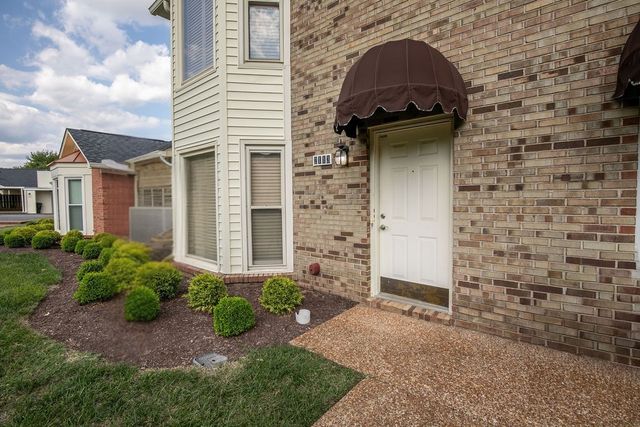 2113 River Chase Dr, Murfreesboro, TN 37128