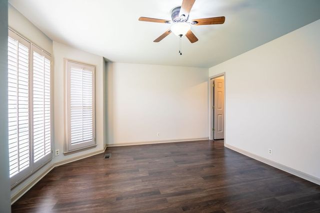 2113 River Chase Dr, Murfreesboro, TN 37128