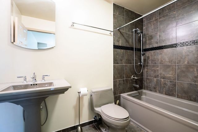 2113 River Chase Dr, Murfreesboro, TN 37128