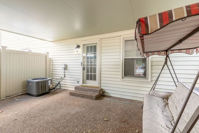 2113 River Chase Dr, Murfreesboro, TN 37128