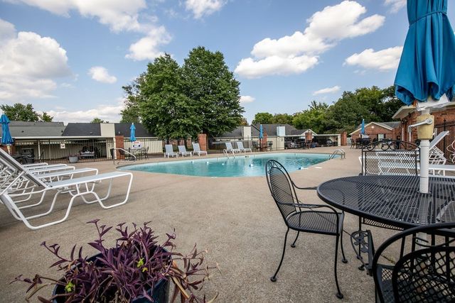 2113 River Chase Dr, Murfreesboro, TN 37128