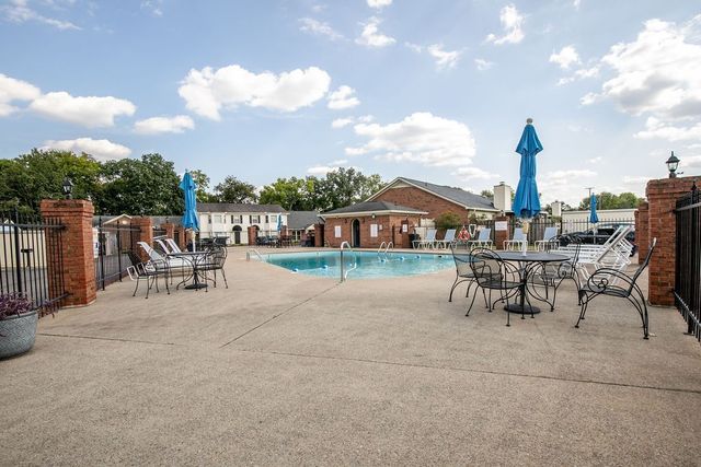 2113 River Chase Dr, Murfreesboro, TN 37128