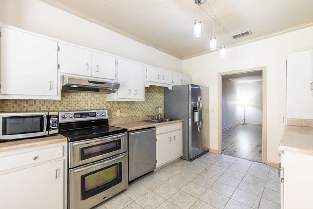 2113 River Chase Dr, Murfreesboro, TN 37128