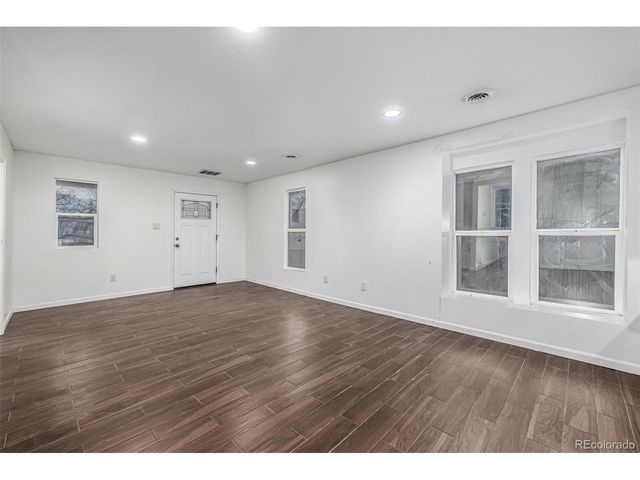 426 Lincoln St, Sterling, CO 80751