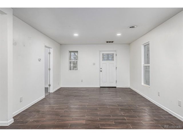 426 Lincoln St, Sterling, CO 80751