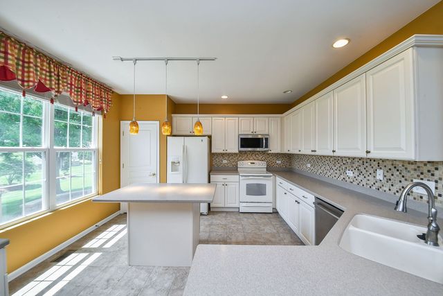 11665 Windsor Drive, Huntley, IL 60142