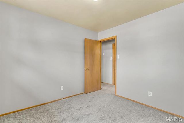 10 Hammes Drive, Florissant, MO 63031